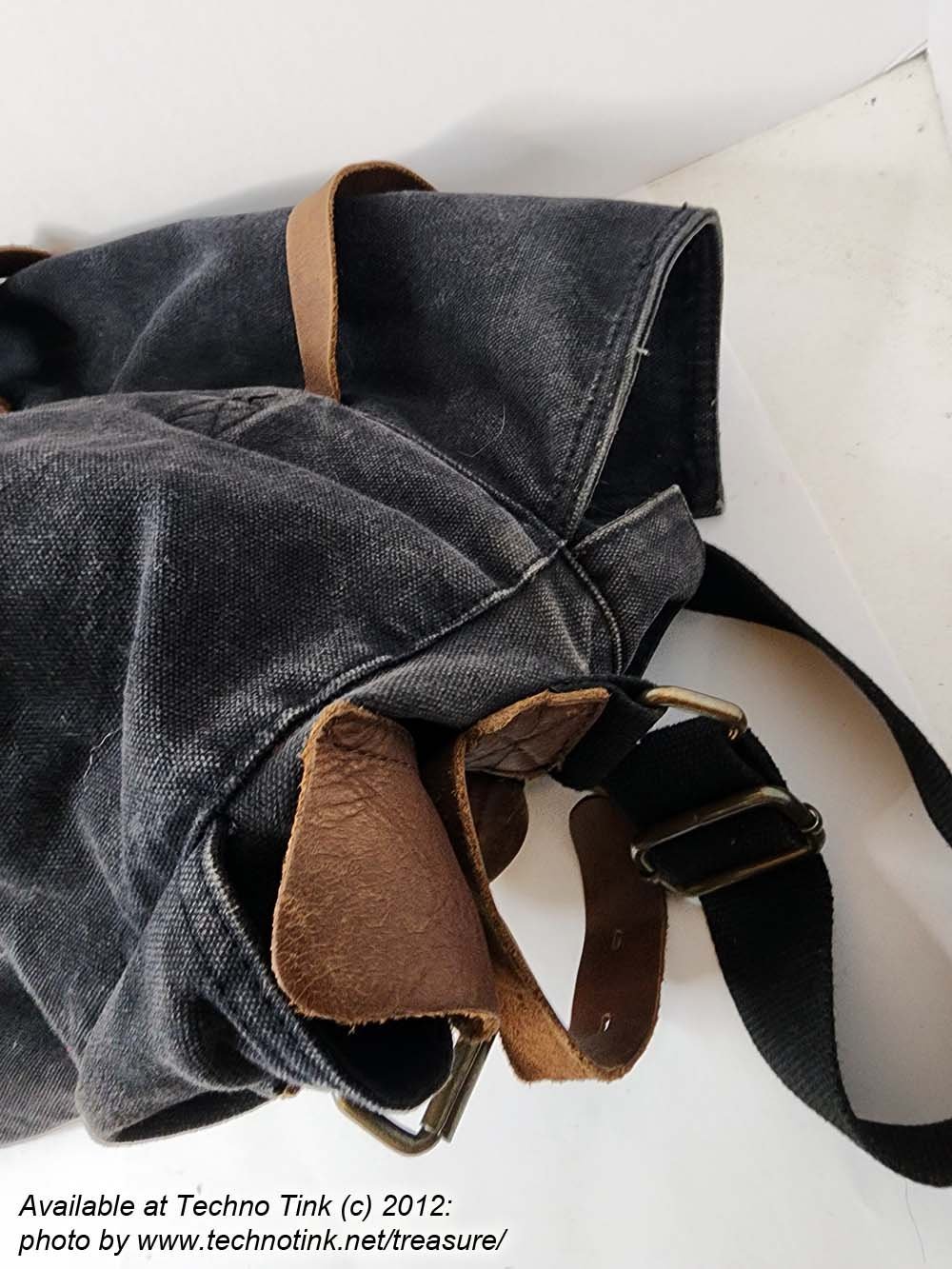 CLELO Black Shoulder Messenger Bag USED: GOOD - Image 7