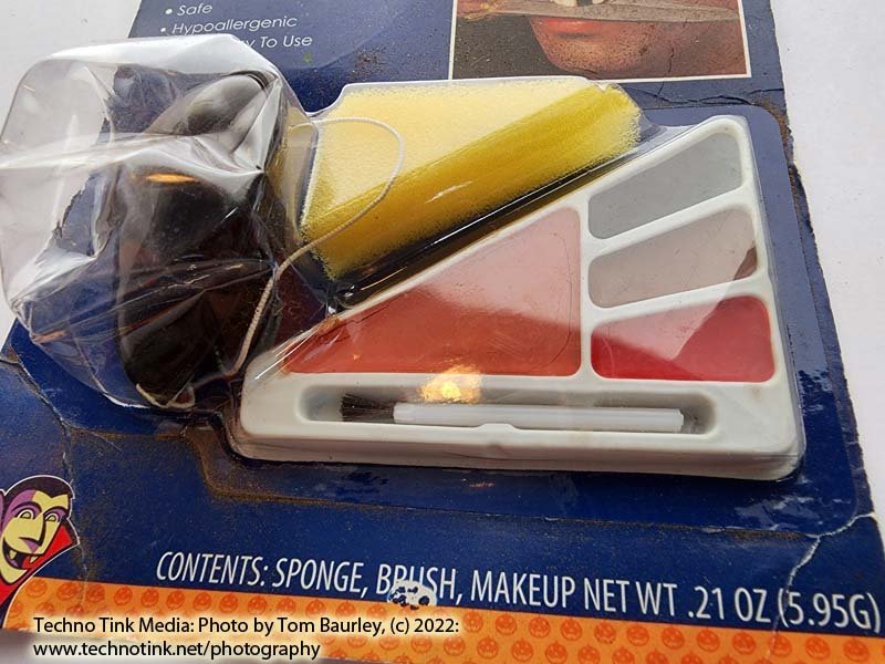 Fun World Pirate Makeup Kit for Rite Aid - Image 3