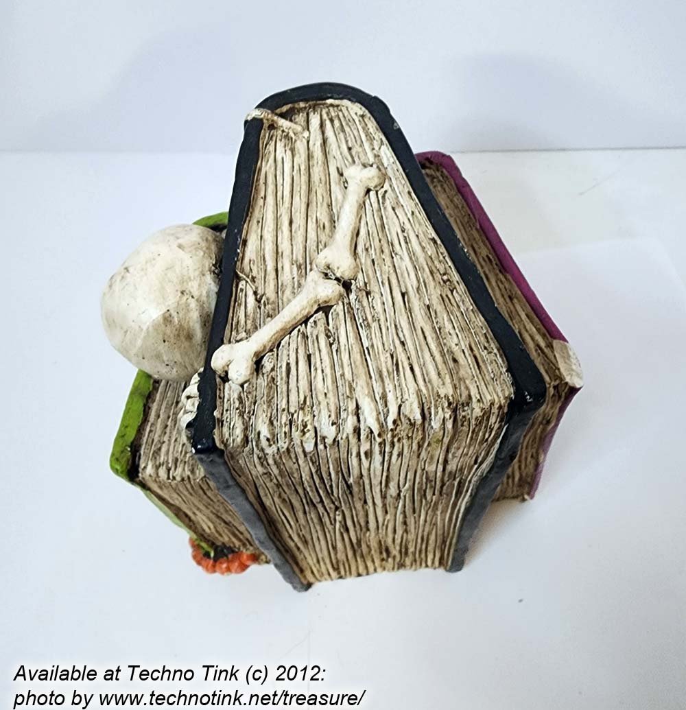 Ceramic or plaster Halloween Bookend of Witchy books - Image 4