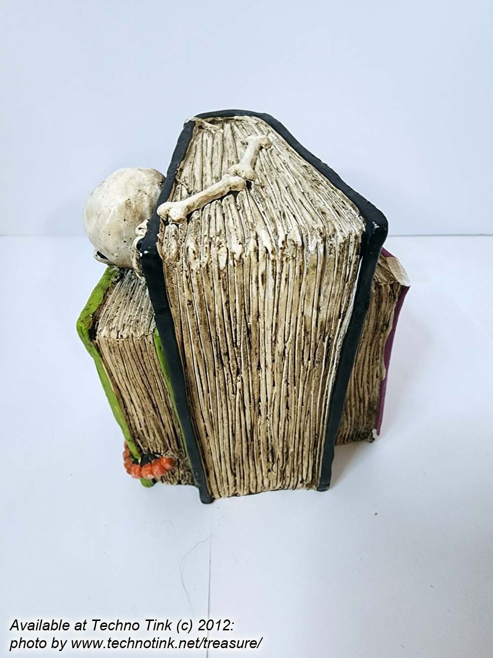 Ceramic or plaster Halloween Bookend of Witchy books - Image 5