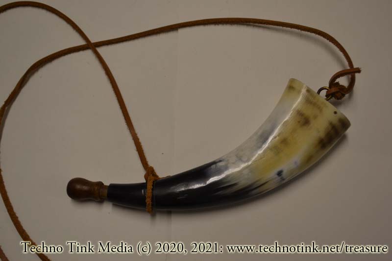 Pirate Gun Powder Horn, Polished and carved - White, black, tan coloring. - Image 2