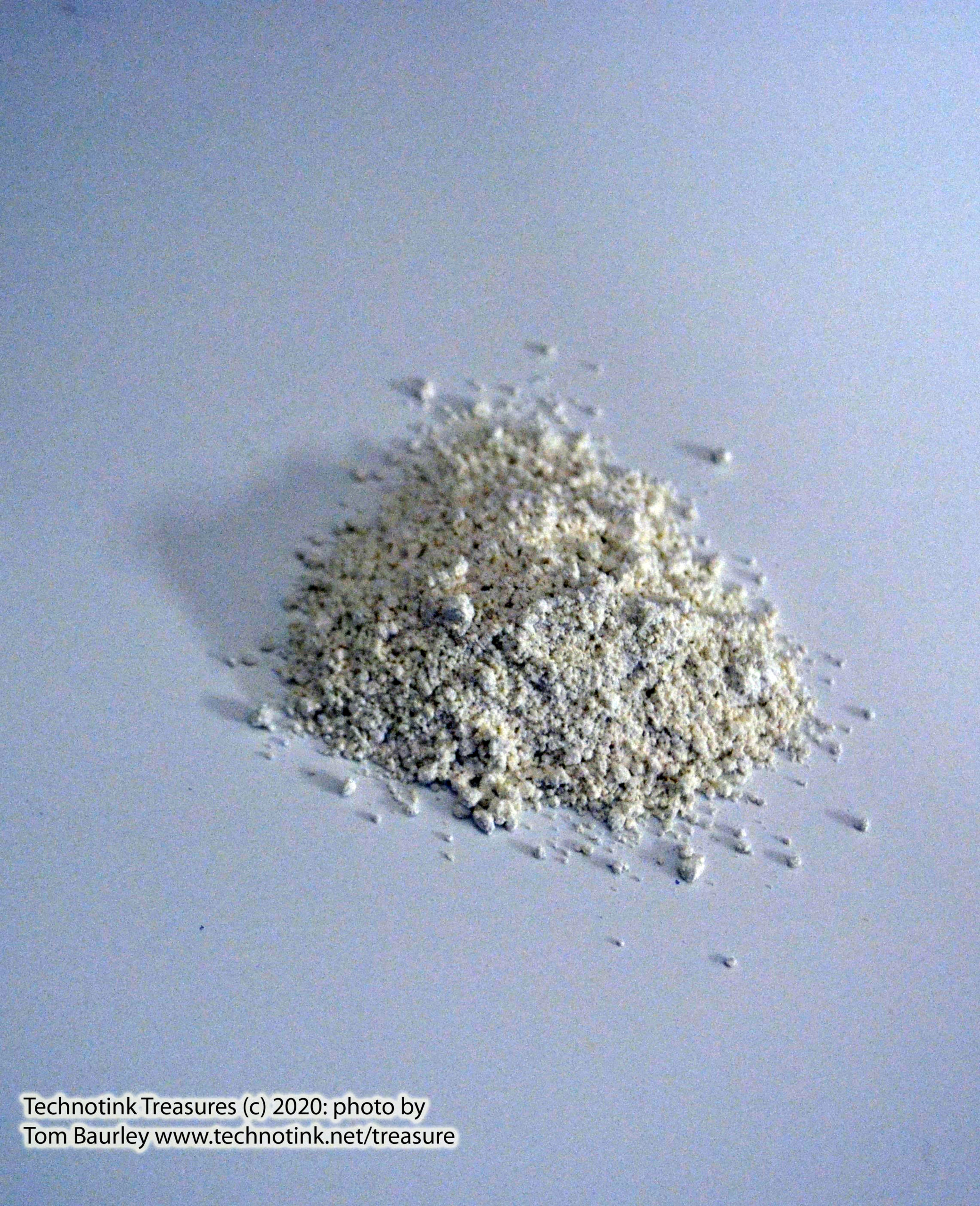 Bentonite Clay Powder - 1 oz - Image 3