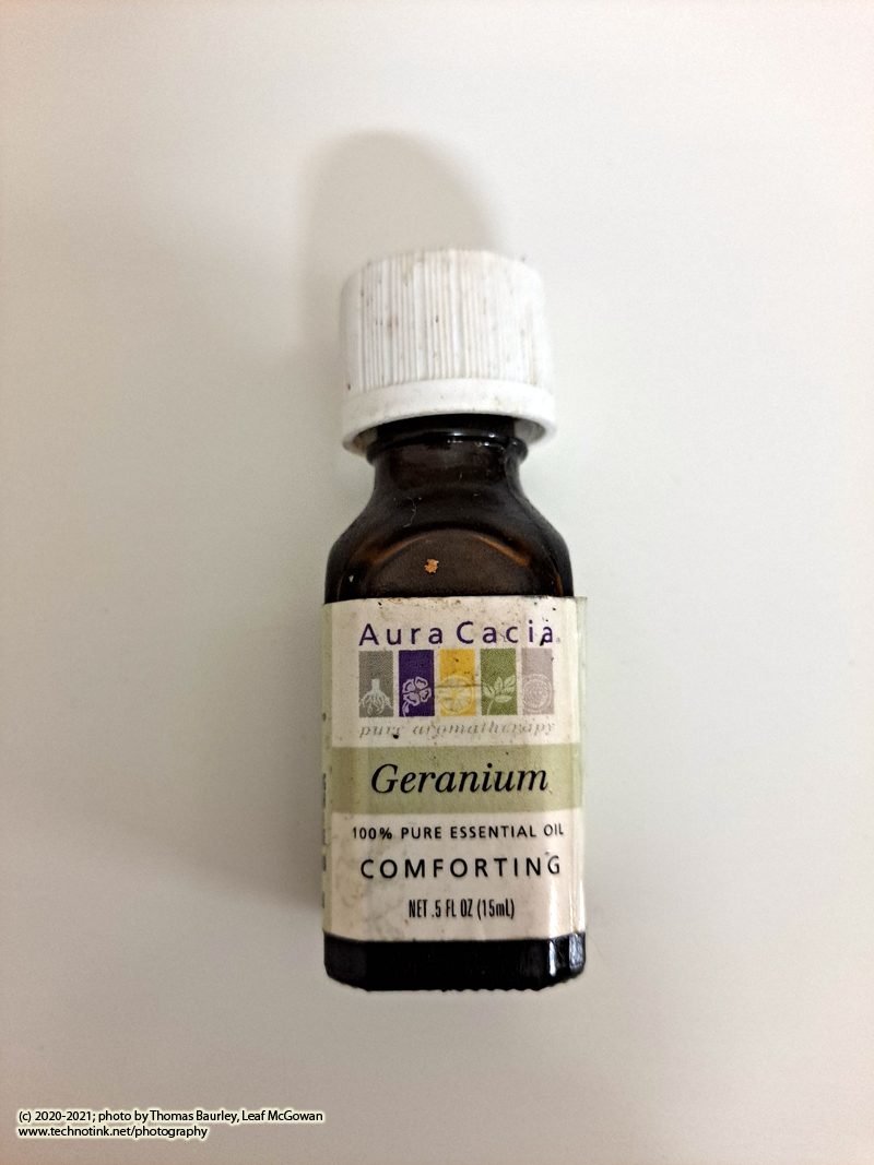 Geranium 100% pure essential oil, .5 fluid ounce - Aura Cacia