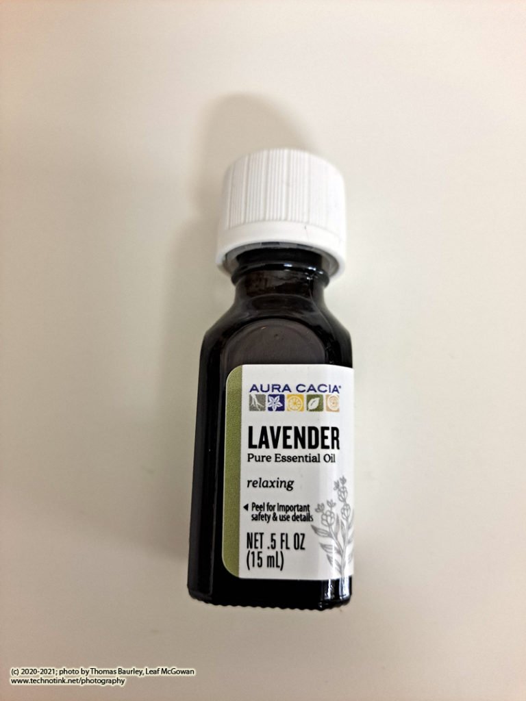 Lavender 100% pure essential oil from Aura Cacia, .5 fluid ounce