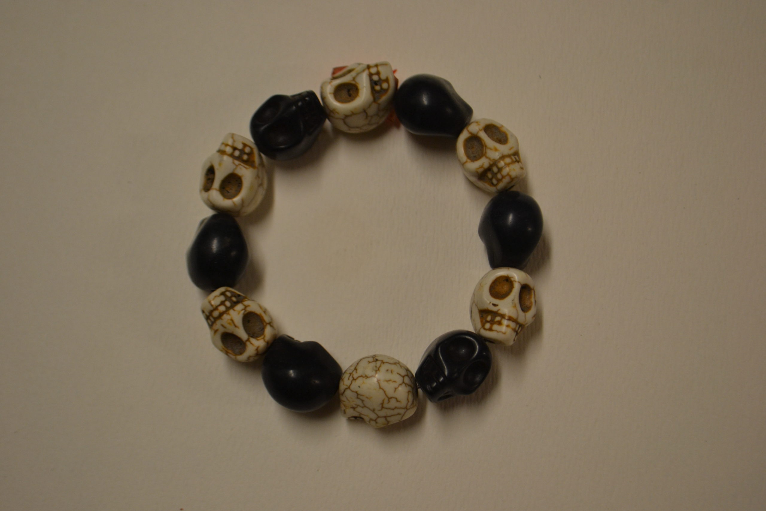Small Black and white skull magnesite bead bracelet