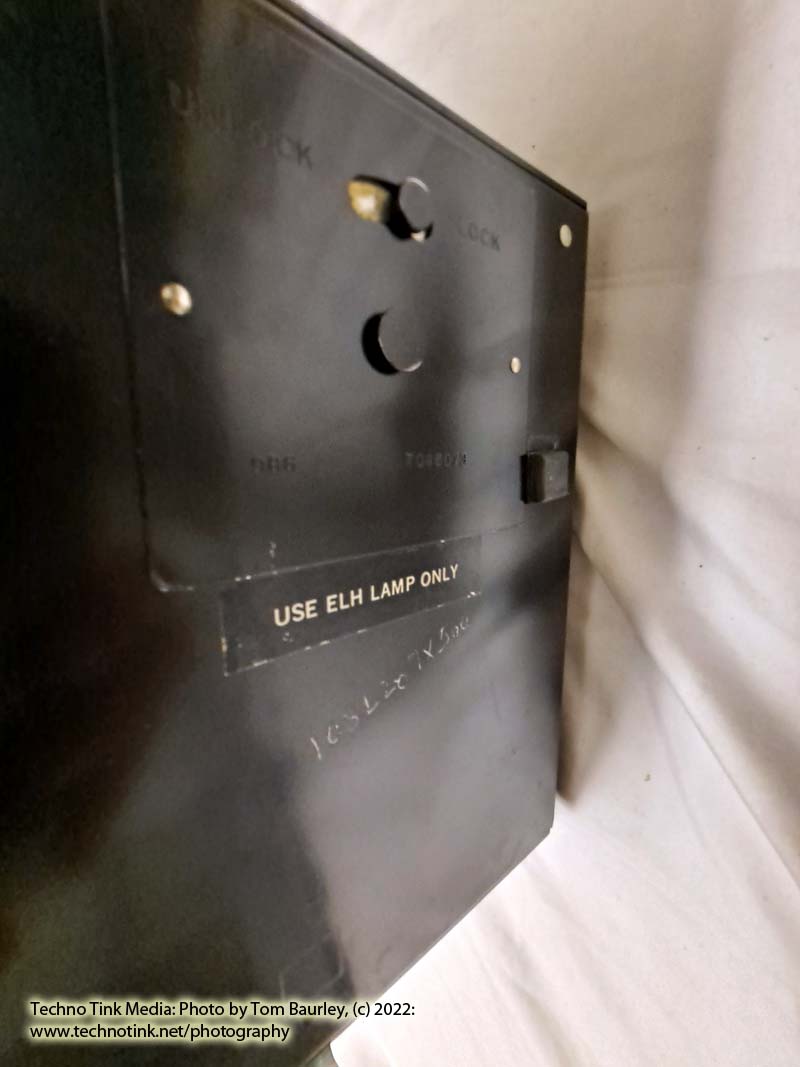 Bell & Howell Slide Cube 986 Projector - Image 7