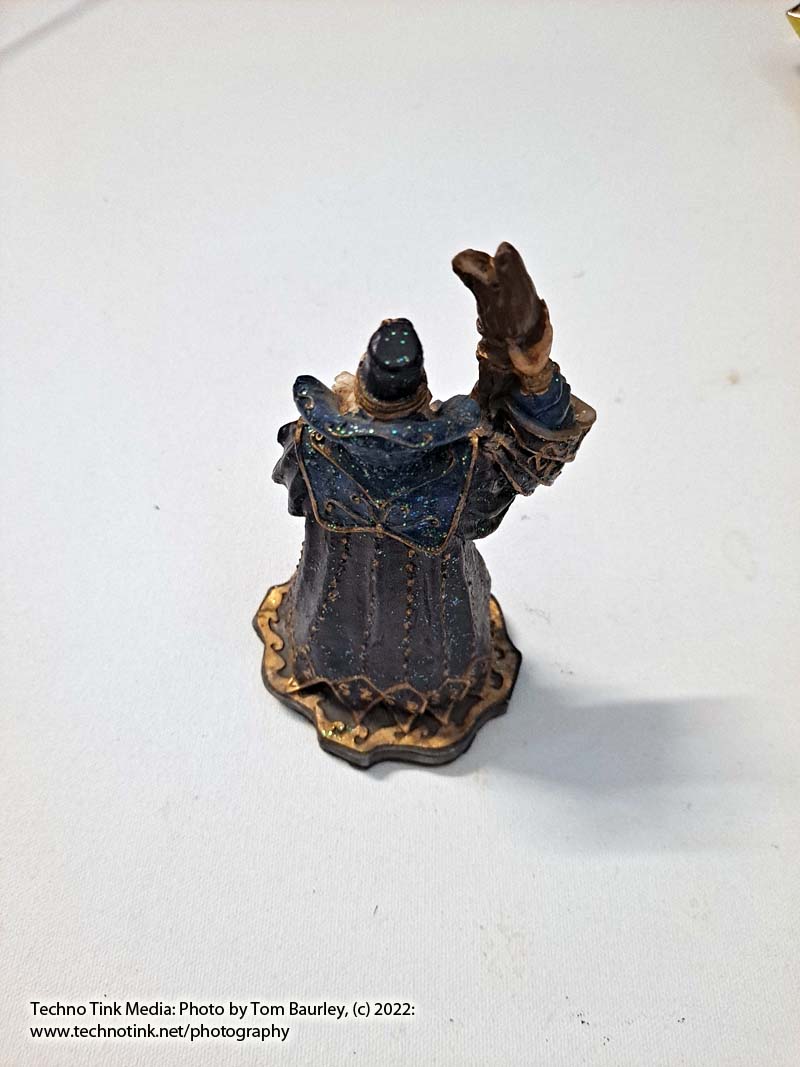 Small Standing Wizard with staff figurine - Image 4