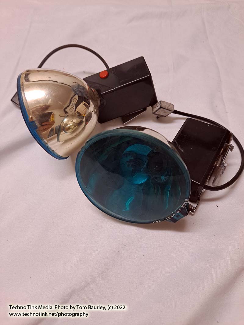 Polaroid Model 268 Flash for Automatic Land Cameras (set of 2) - Image 2