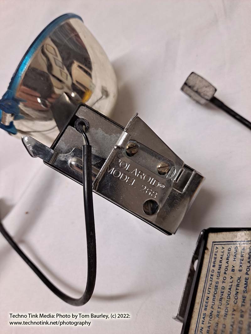 Polaroid Model 268 Flash for Automatic Land Cameras (set of 2) - Image 8