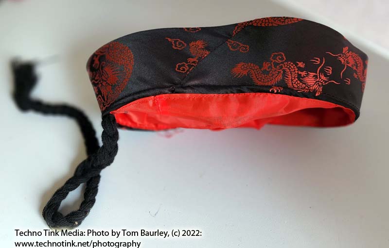 Red and Black Dragon insignia Chinese Hat with Fold and Red Yarn, Black Hair Tail - Image 4