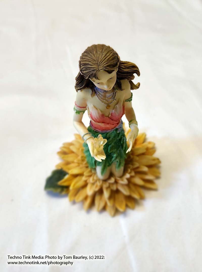 Faerie Glen Chrysanthia Sunflower Fairy (missing wings) - Image 2