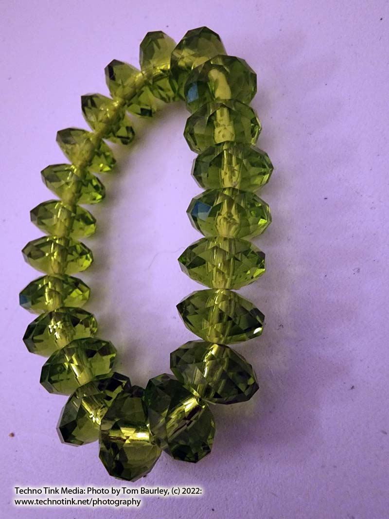 Medium elastic stretch Light translucent green crystal bracelet - Image 3