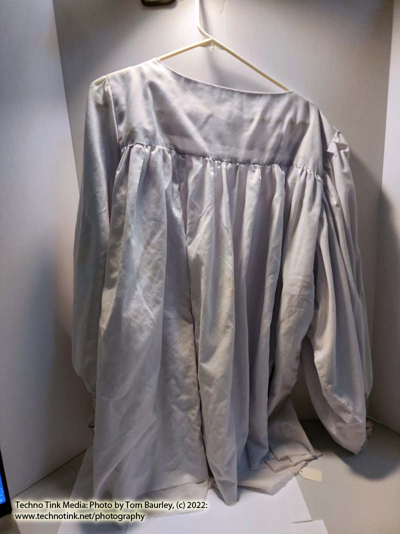 Off white XL Puffy Medieval or Pirate Shirt - Image 4