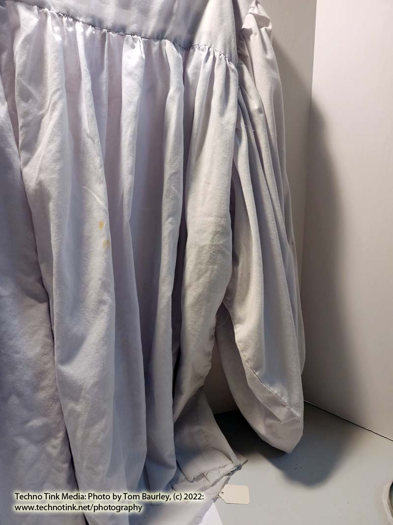 Off white XL Puffy Medieval or Pirate Shirt - Image 5