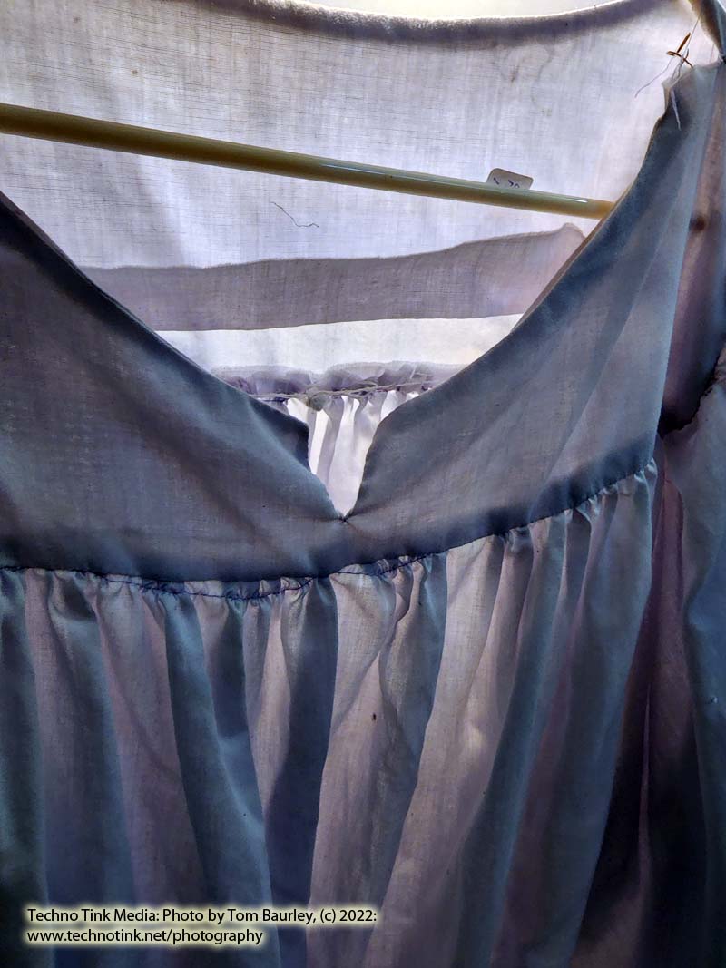 Off white XL Puffy Medieval or Pirate Shirt - Image 9