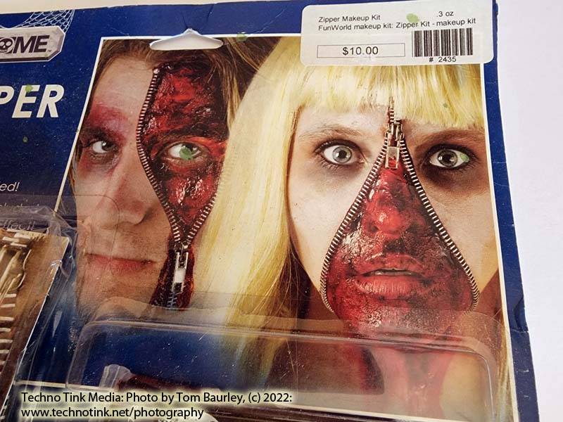Fun World Zipper Makeup Kit - Image 3