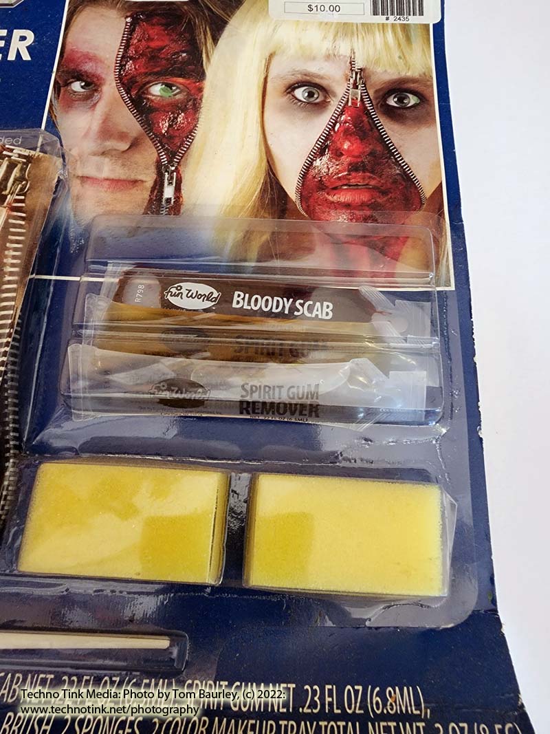 Fun World Zipper Makeup Kit - Image 5