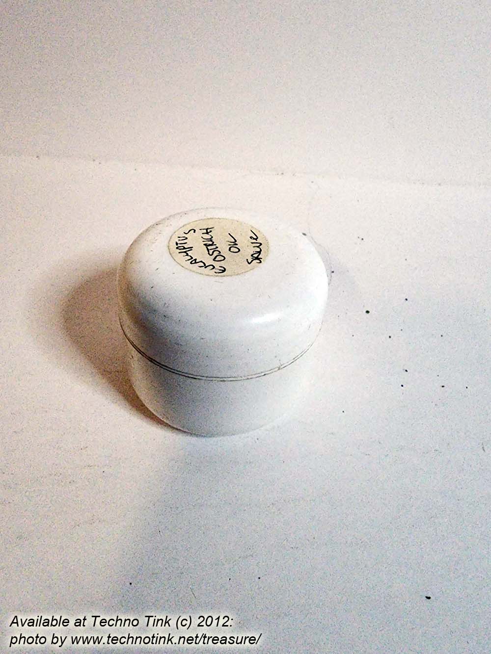 Small 2 oz Vial of Eucalyptus Hazelnut Ostrich Oil Salve - Image 3
