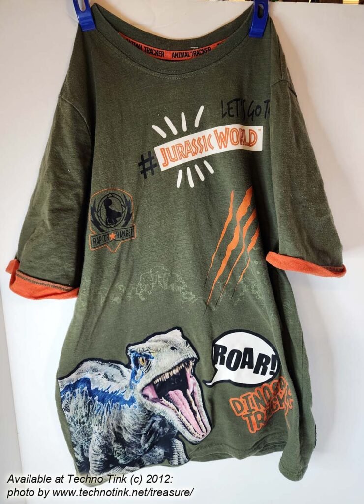 Jurassic World Green T-shirt from Universal Studios Size Kid XL/14/16