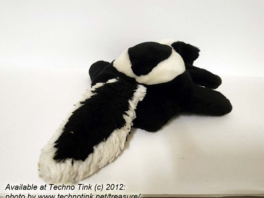 Black White Skunk Hand Puppet - Image 5