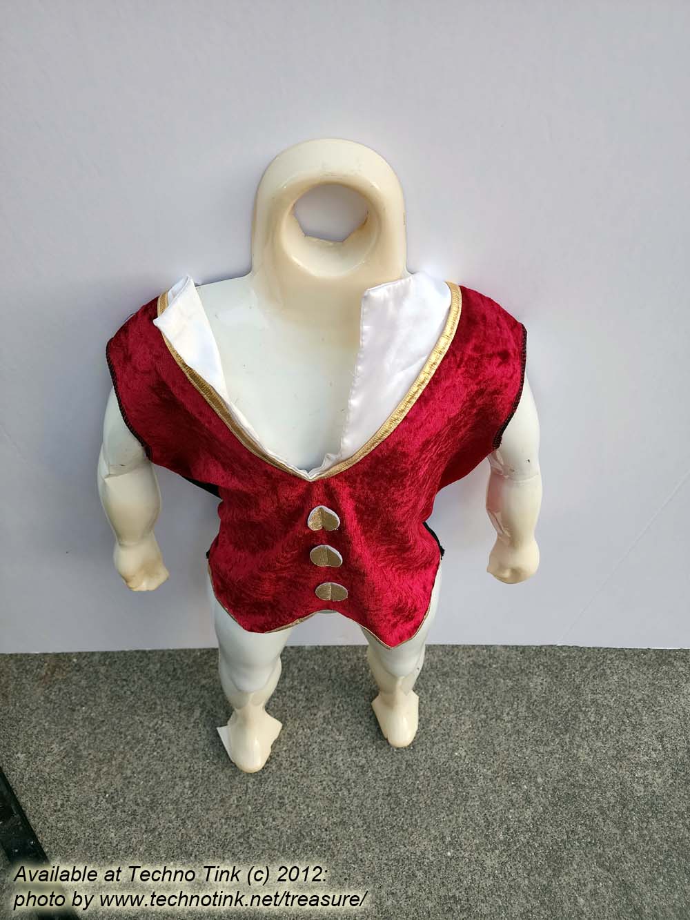 Used Red velvet style Toddler's Polyester Pirate style Sleeveless shirt - Image 2