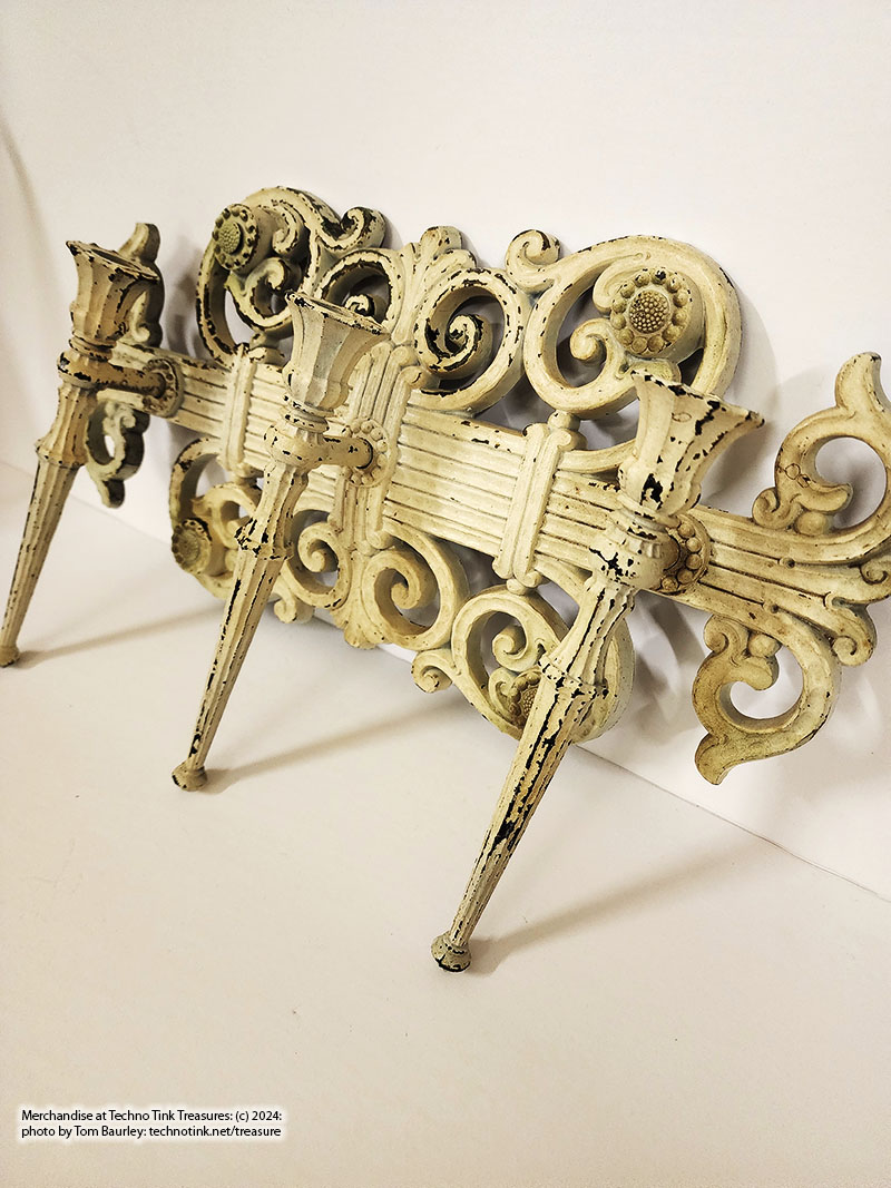 A White 3 candle holder wall hanging - Image 4