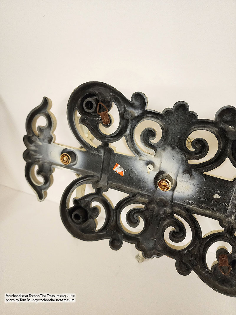 A White 3 candle holder wall hanging - Image 7