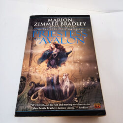 The Priestess of Avalon by Marion Zimmer Bradley (Paperback 2008 - USED VERY GOOD)
