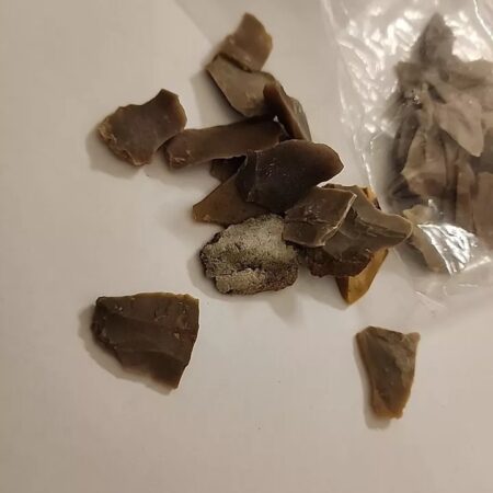 bag of medium chert flakes and chips approx 5 oz
